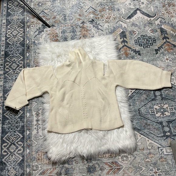 DEREK LAM 10 CROSBY ANITA COLD SHOULDER TURTLENECK - Picture 5 of 9